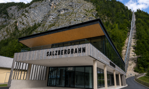 Hallstatt nimmt neue Standseilbahn in Betrieb