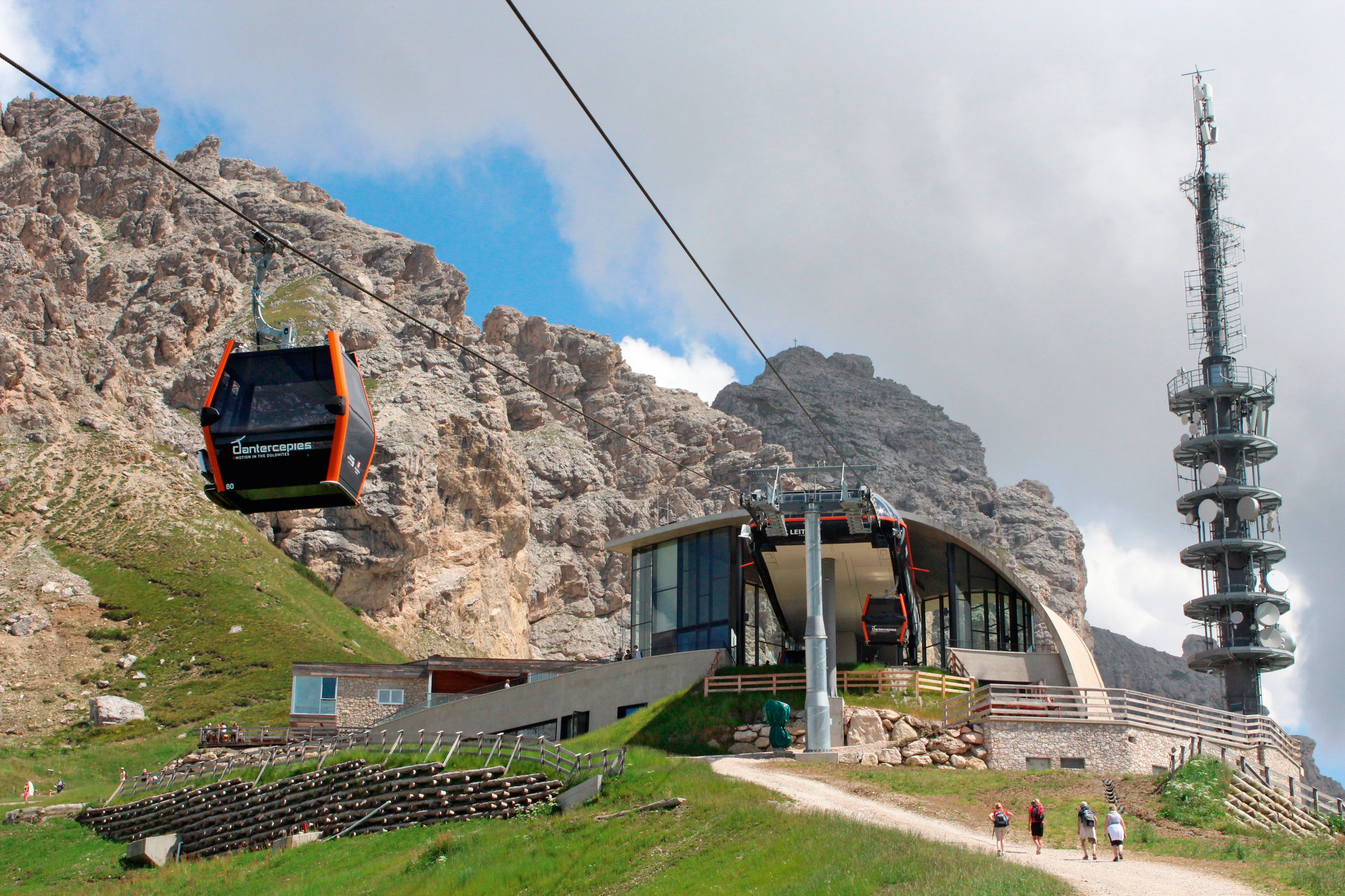 10er-Kabinenbahn Dantercepies: Entstehungsgeschichte der Seilbahn im Grödner Tal