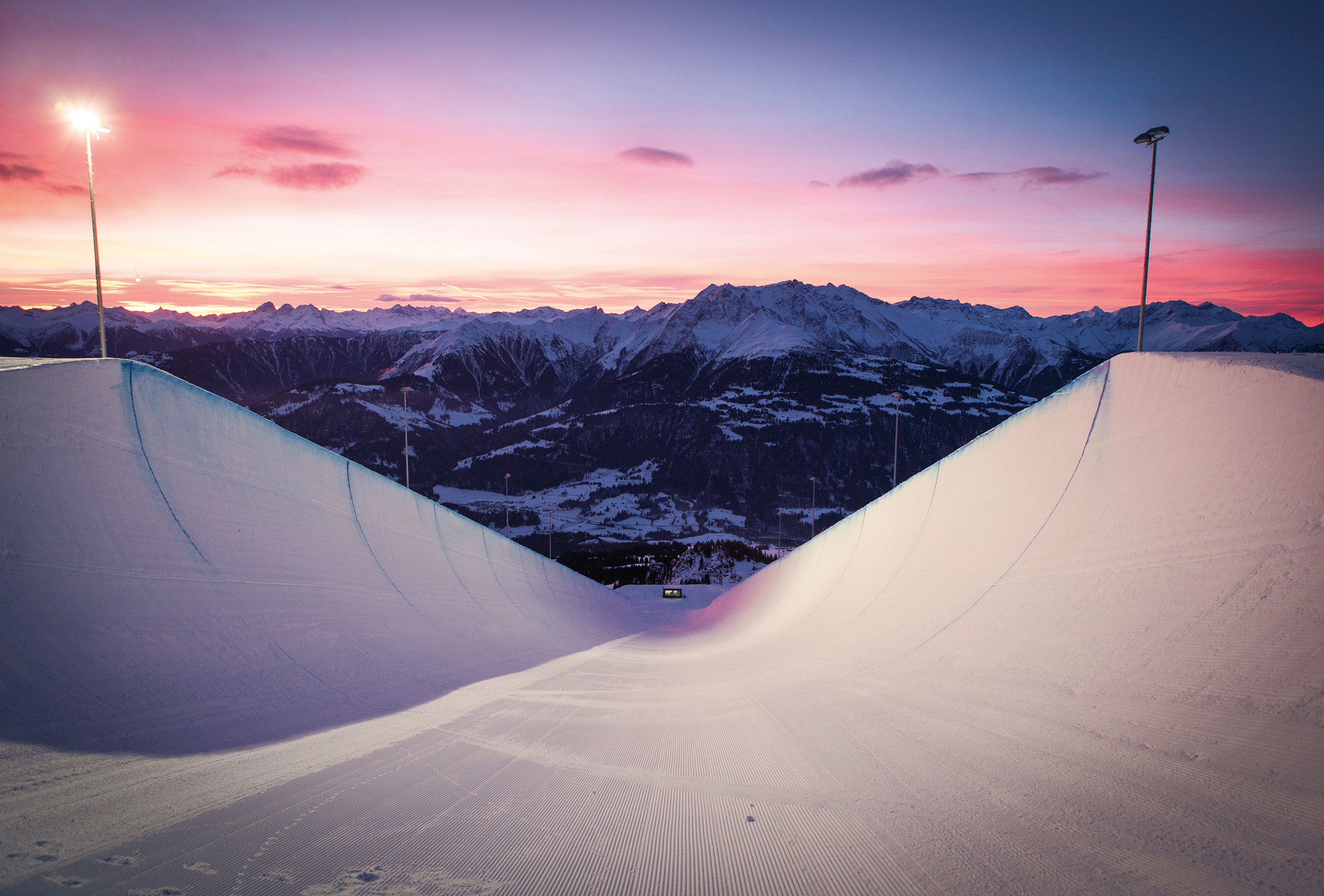 „Pipe Monster“ baut die  weltgrößte Halfpipe in Laax