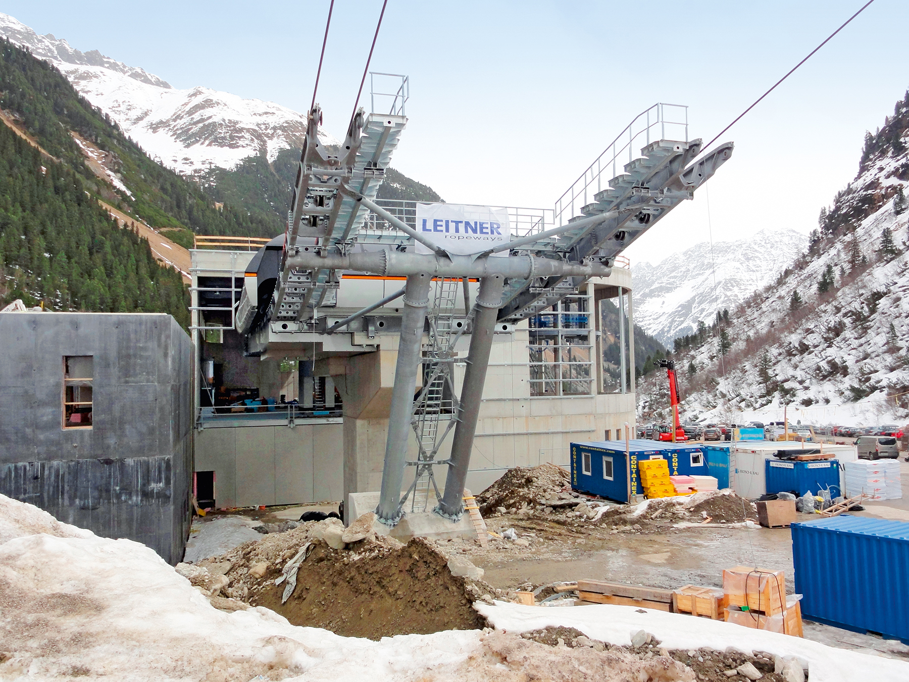 Neue 3S Eisgratbahn am  Stubaier Gletscher