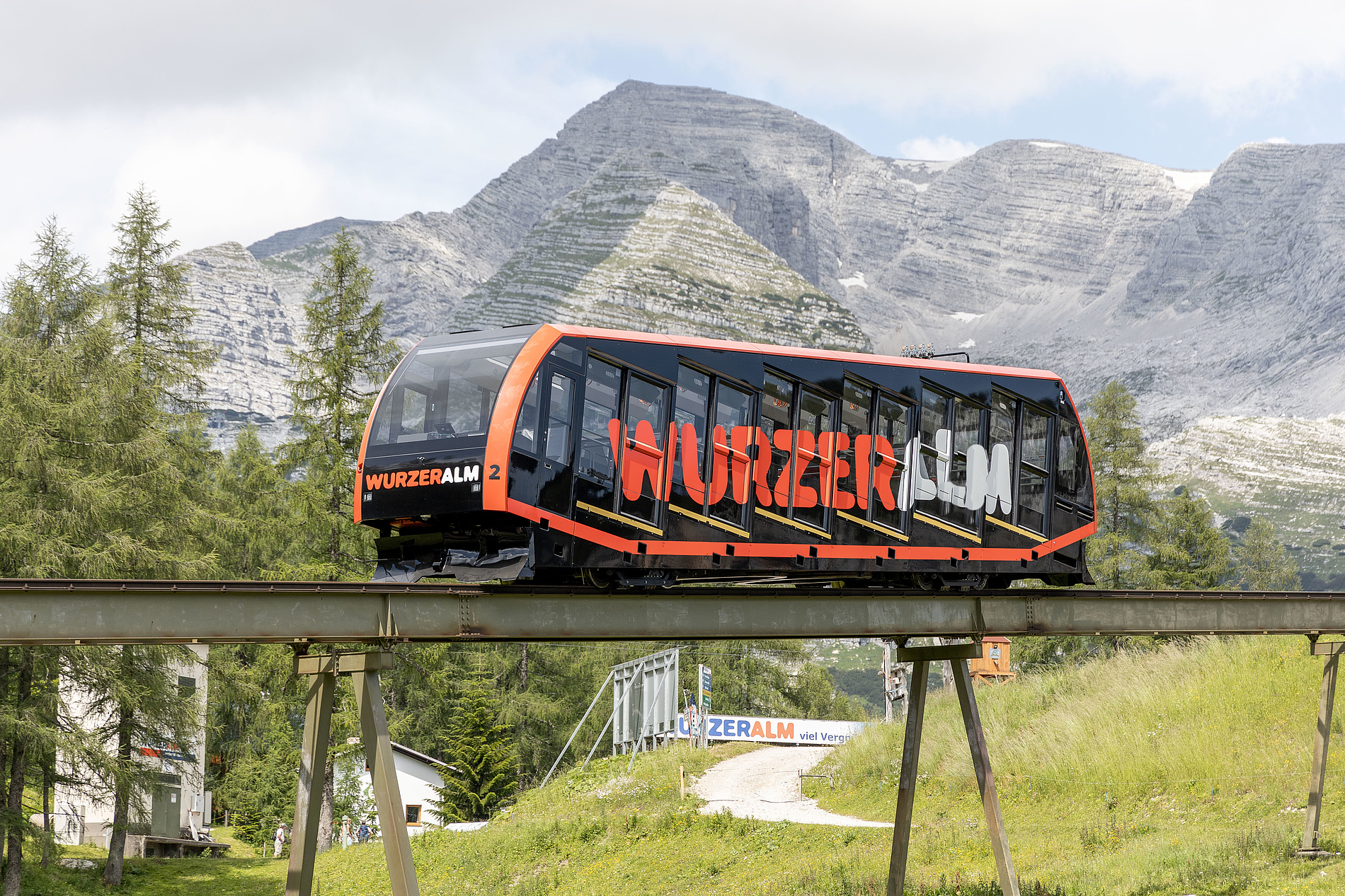 Standseilbahn Wurzeralm geht mit neuen Wagen in Betrieb