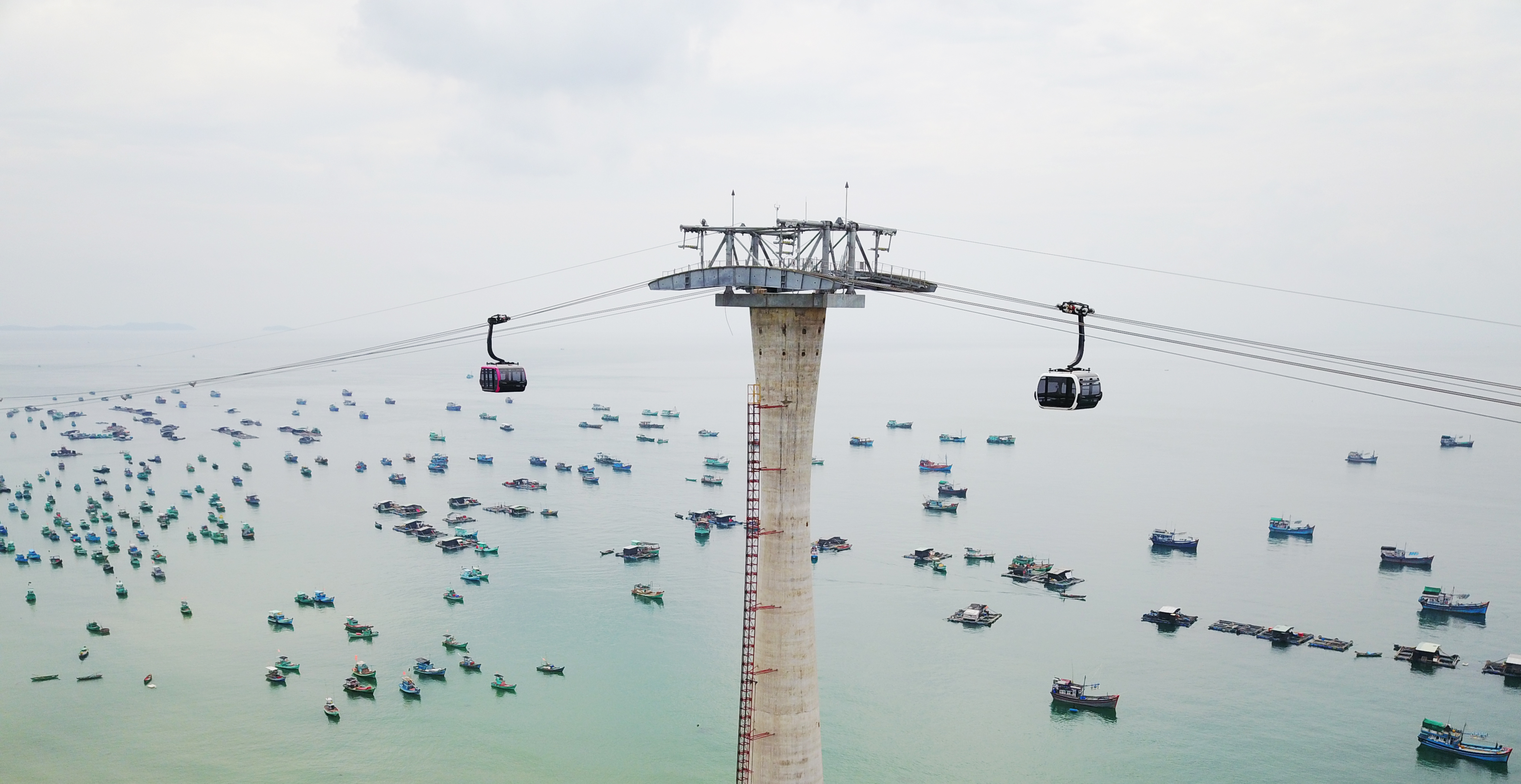 Längste Seilbahn der Welt eröffnet