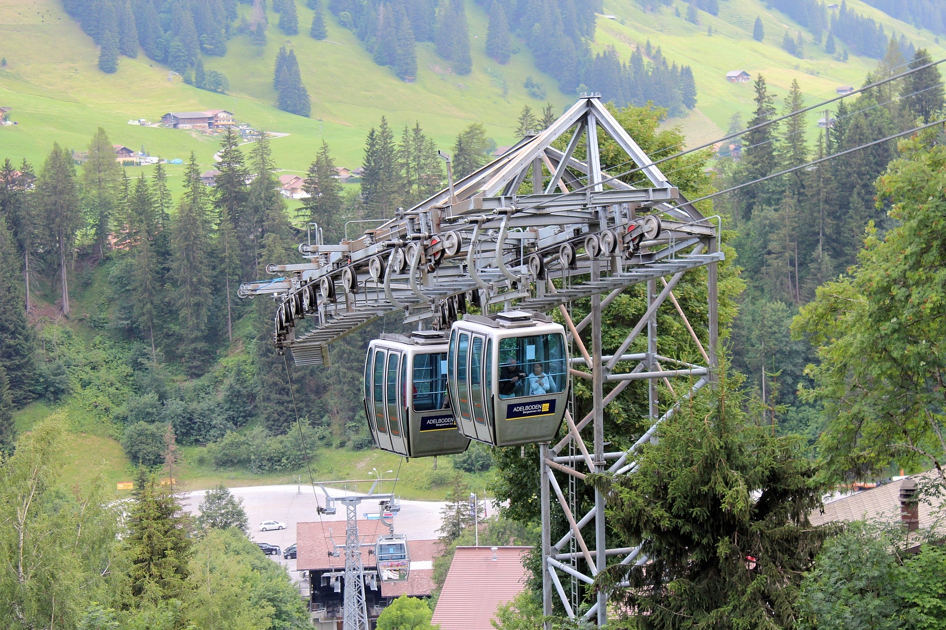 Kurvenseilbahn in Adelboden