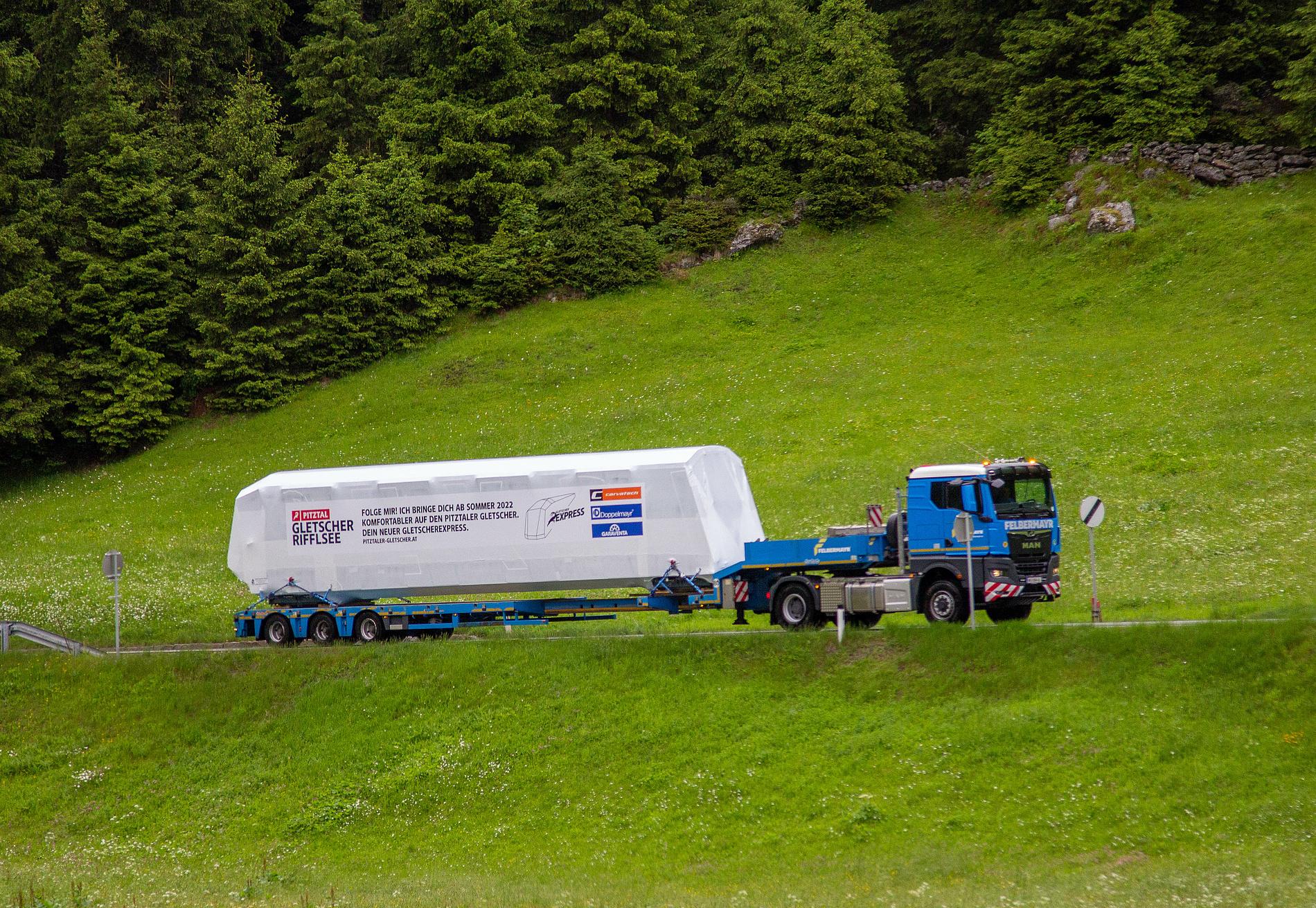 Neue Garnituren für Pitztaler Gletscherexpress eingetroffen