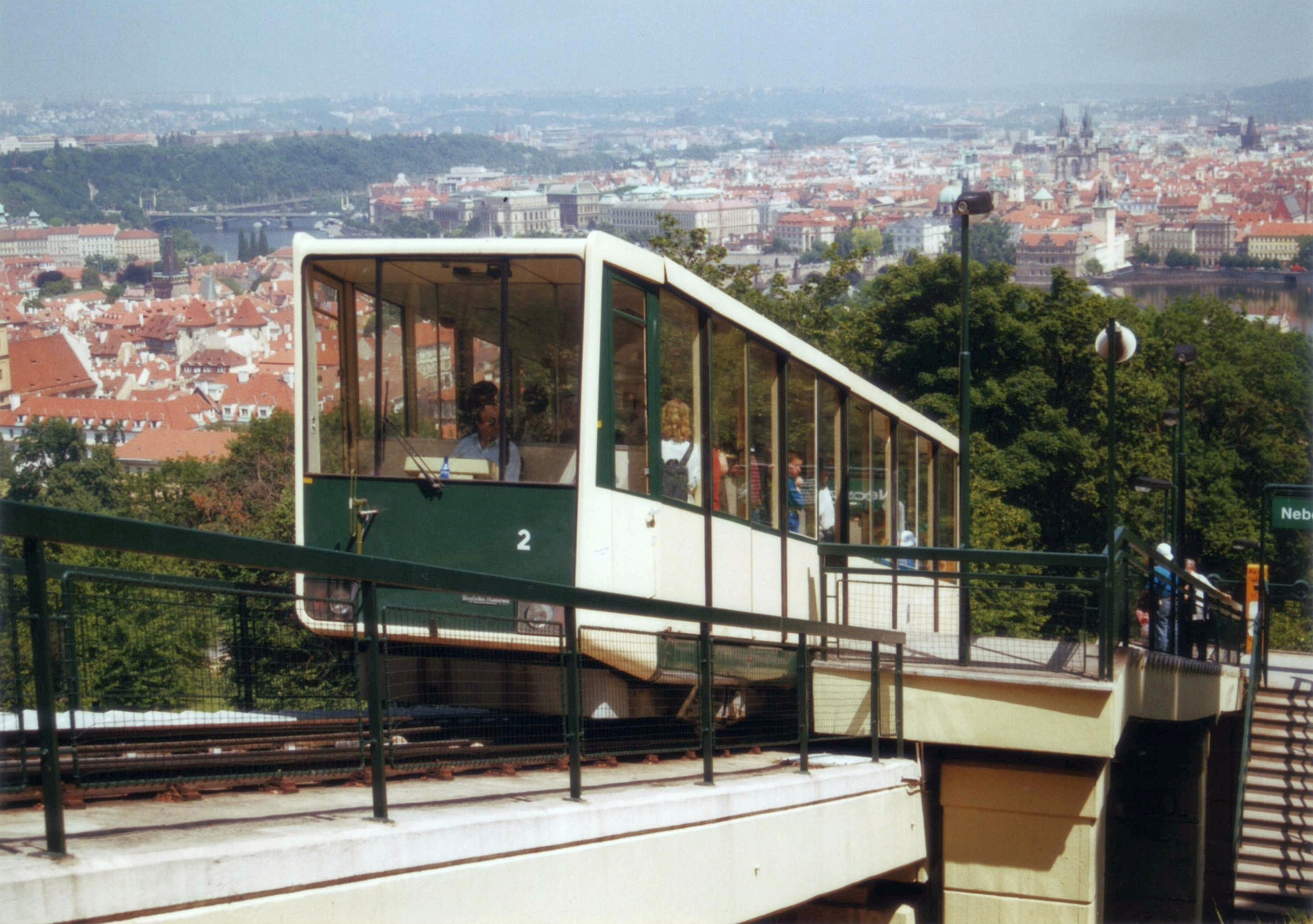 Die Prager Standseilbahn auf Petřín