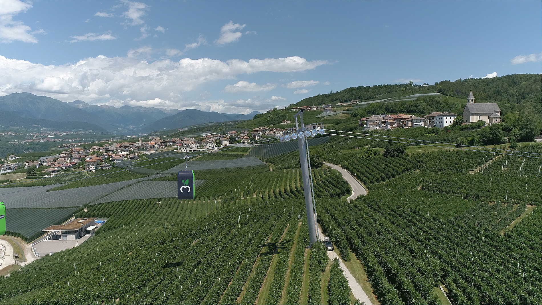 Neue Seilbahn für den Transport von Äpfeln in Trient