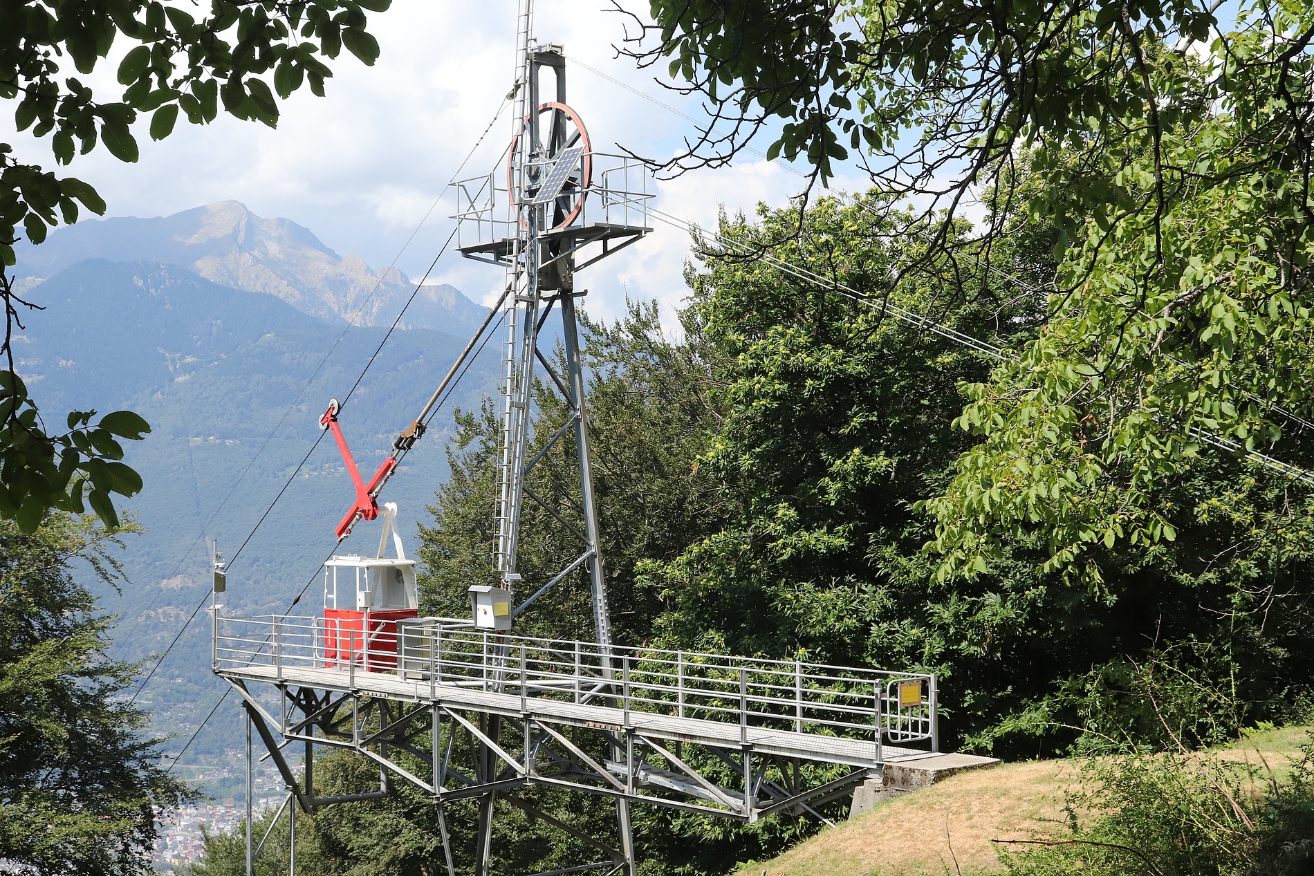 Exotische Kleinseilbahn im Tessin