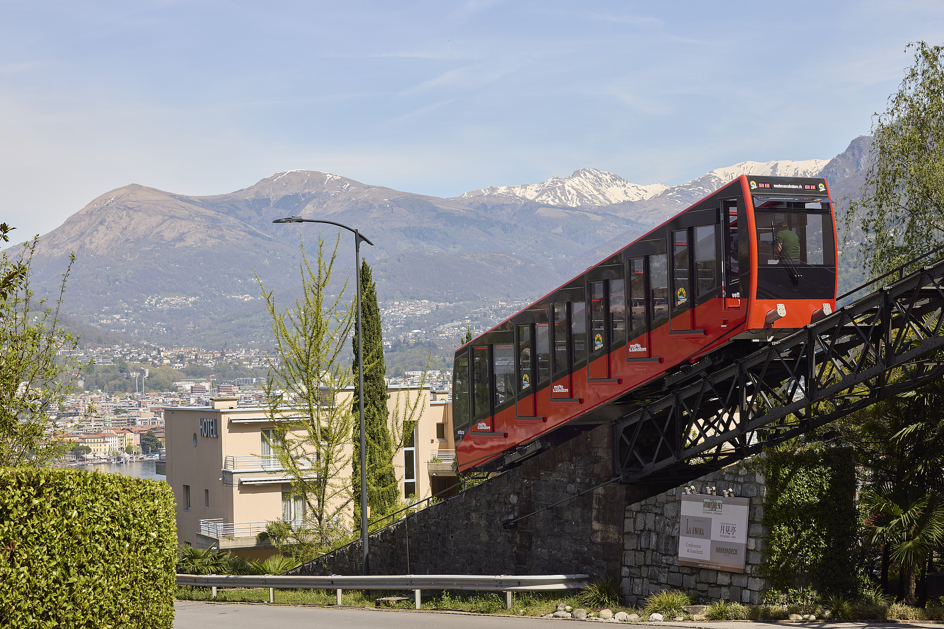 Historische Standseilbahn auf den “Schweizer Zuckerhut” wurde modernisiert