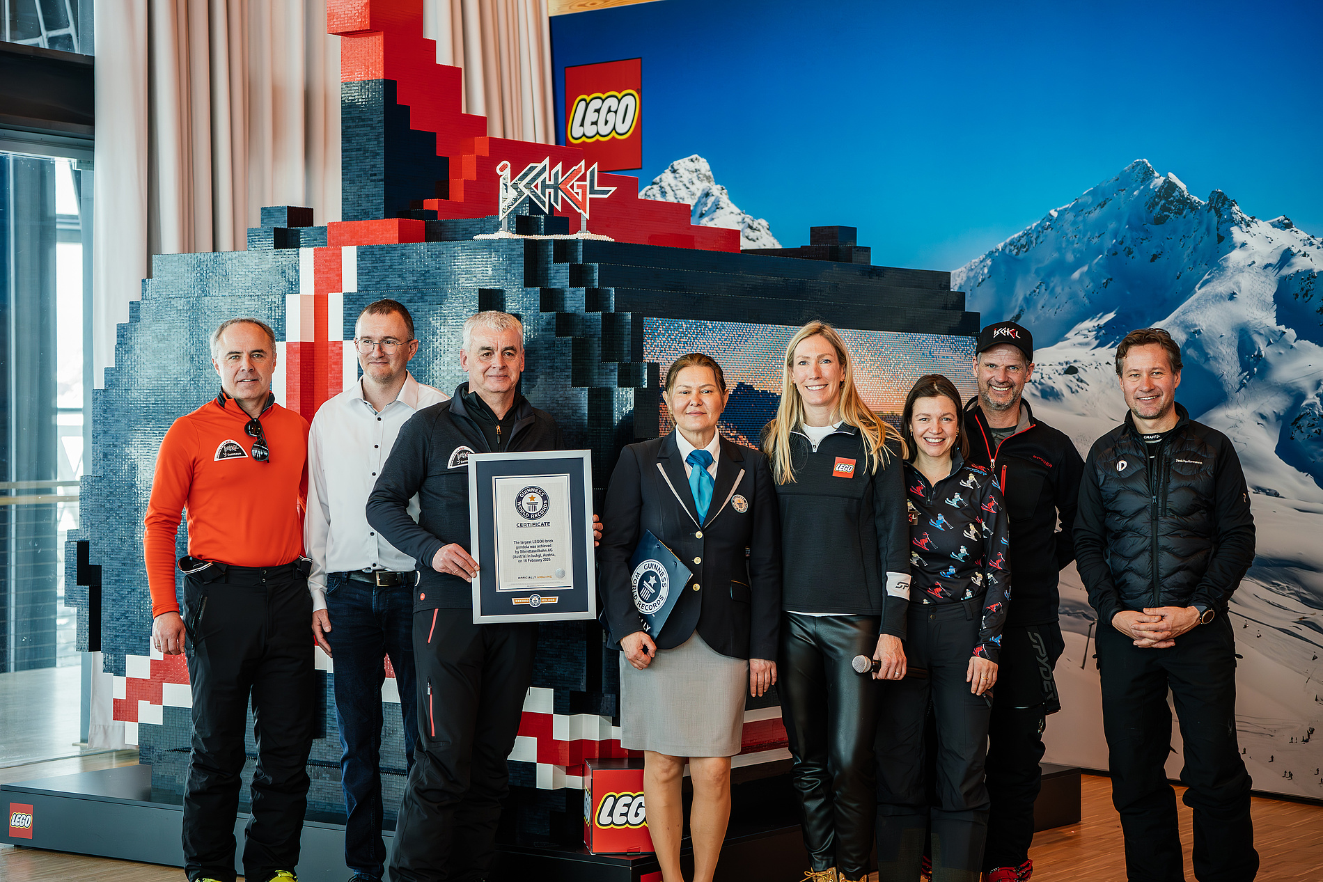 Weltrekord in Ischgl mit größter aus Lego-Steinen gebauten Kabine